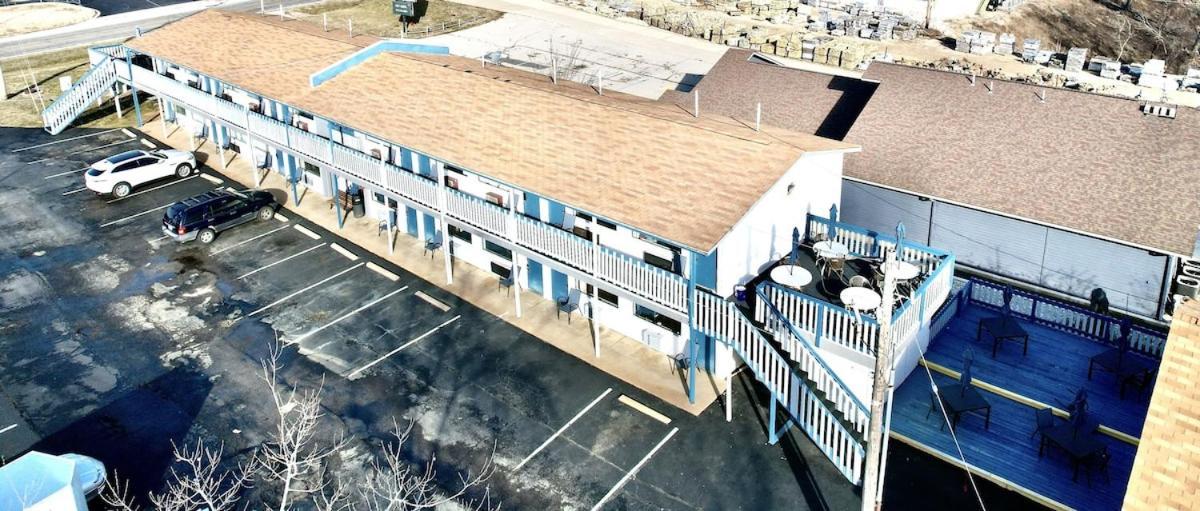 Ozark Inn And Suites Osage Beach Exteriör bild