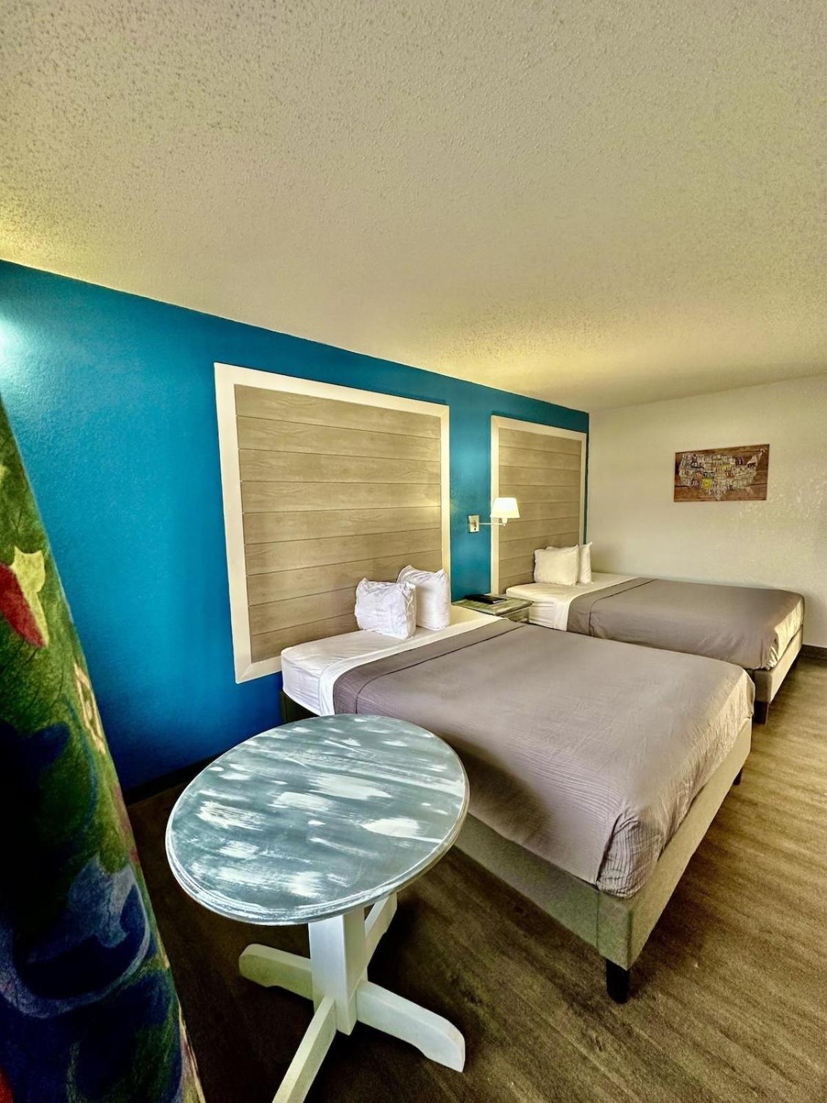 Ozark Inn And Suites Osage Beach Exteriör bild